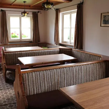 Klausnerhof Bed & Breakfast *